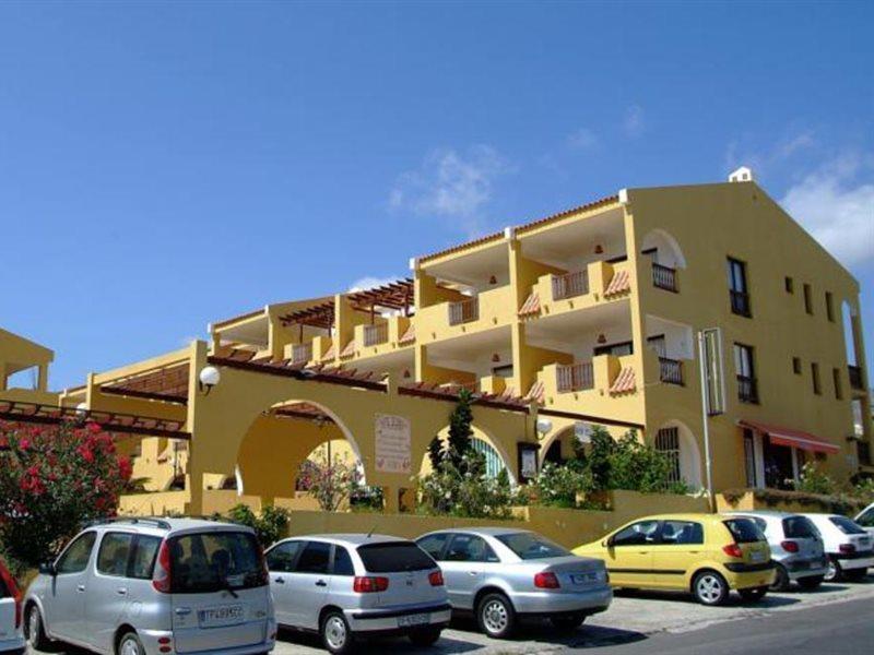 Albatros Apartahotel *